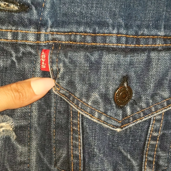 Levi's Disneyland Embroidered Denim Jacket - Picture 5 of 5